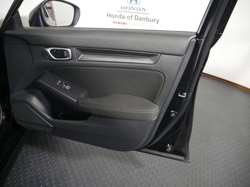 Used 2023 Honda Civic Sport image 5