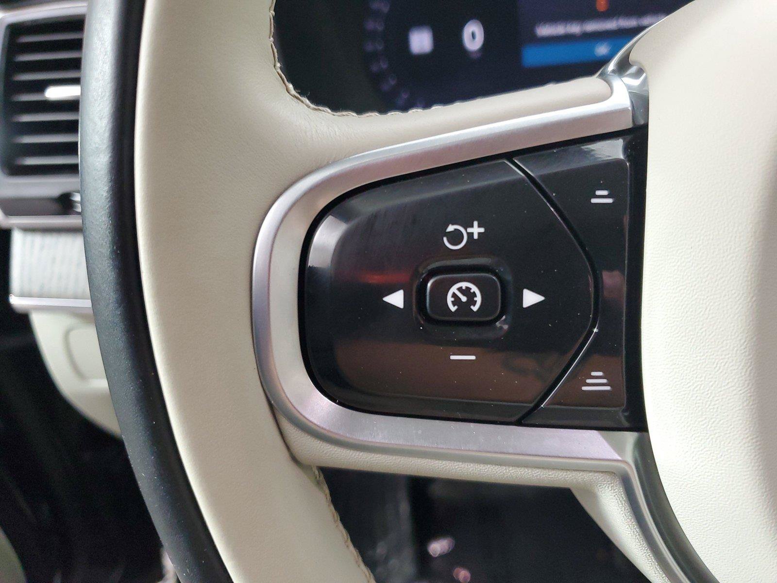 Certified 2023 Volvo XC90 B6 Plus w/ Protection Package Premier AWD/4WD image 27