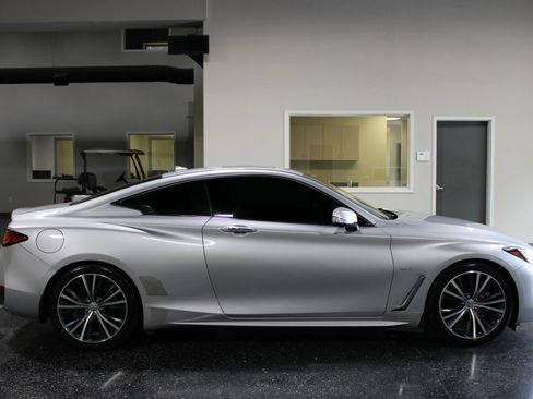 Used 2017 INFINITI Q60 3.0t w/ Premium Plus Package 3.0T RWD image 3