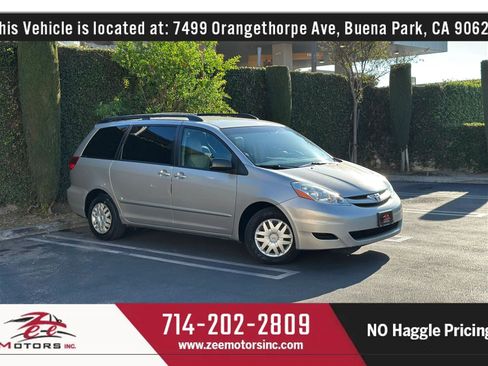 Used 2010 Toyota Sienna LE FWD image 2