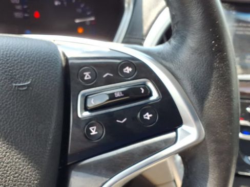 Used 2015 Cadillac SRX Luxury FWD image 19