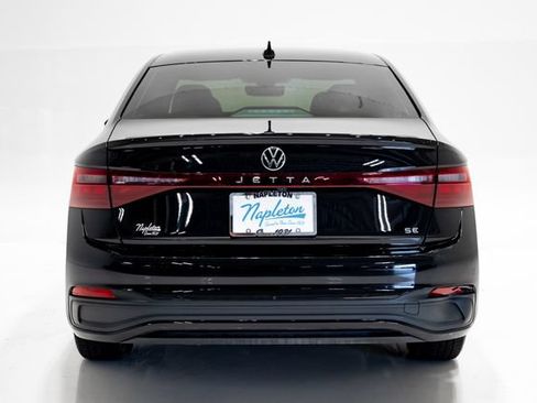 Used 2025 Volkswagen Jetta SE FWD image 31