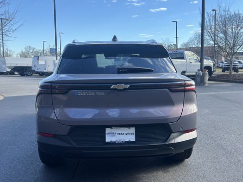 New 2026 Chevrolet Equinox EV LT AWD/4WD image 8