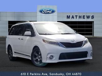 Used 2015 Toyota Sienna SE Premium image 1