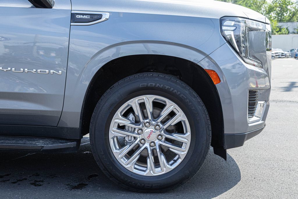 Used 2022 GMC Yukon SLE w/ Gmc Pro Safety Plus Package AWD/4WD image 11