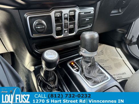 Used 2020 Jeep Wrangler Unlimited Sahara AWD/4WD image 11