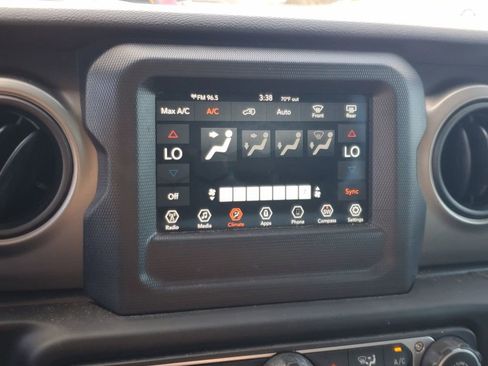 Used 2019 Jeep Wrangler Unlimited Sport S image 24