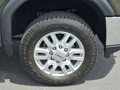 Used 2022 GMC Sierra 3500 SLT w/ SLT Premium Package AWD/4WD image 8