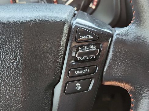 Used 2021 Nissan Titan PRO-4X w/ Pro-4x Convenience Package AWD/4WD image 15
