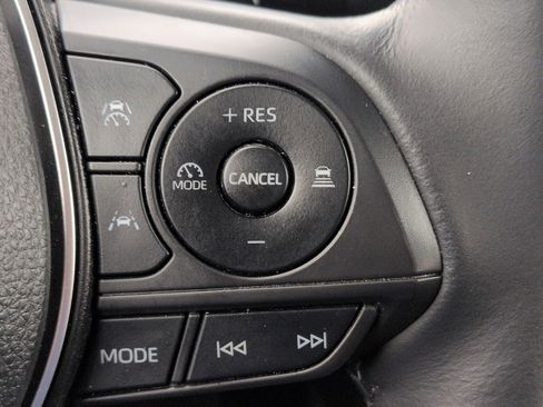 Used 2023 Toyota Corolla Cross LE w/ Moonroof Package image 22