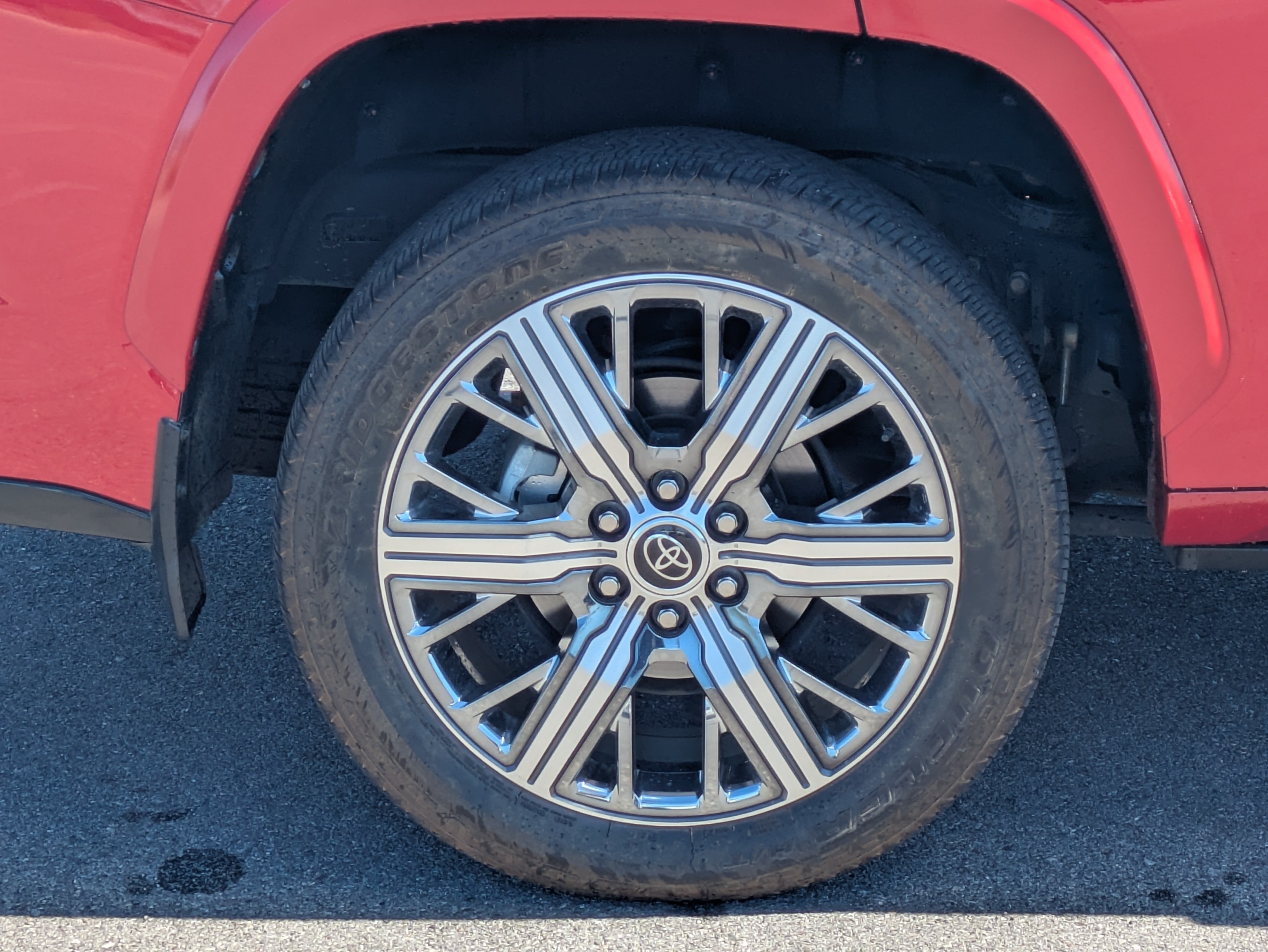 Used 2023 Toyota Sequoia Capstone AWD/4WD image 9