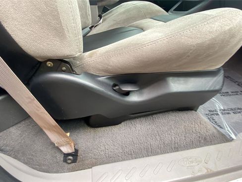 Used 2001 Ford F150 Lightning image 17