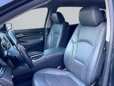 Used 2020 Buick Enclave Essence image 25