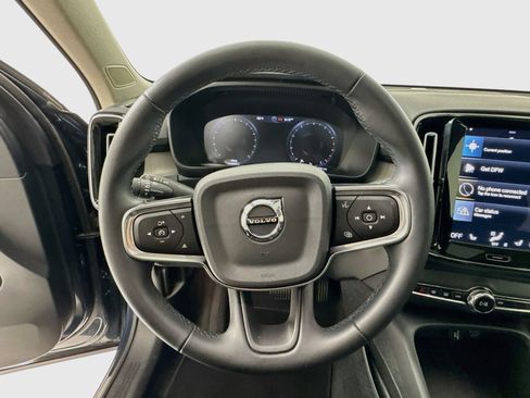 Used 2022 Volvo XC40 T5 Inscription w/ Climate Package AWD/4WD image 12
