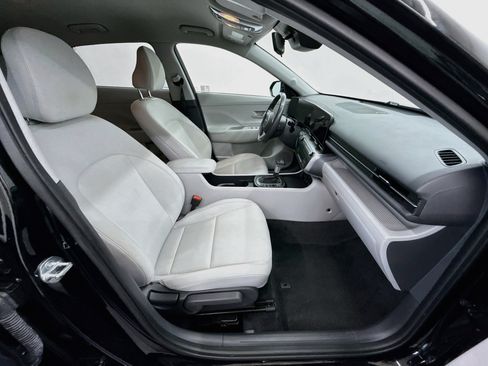 Used 2025 Hyundai Kona SEL FWD image 30
