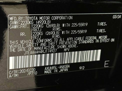 Certified 2024 Toyota Venza XLE AWD/4WD image 32
