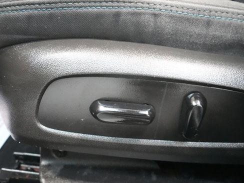 Used 2017 Chevrolet Cruze LT w/ Sun And Sound Package image 17