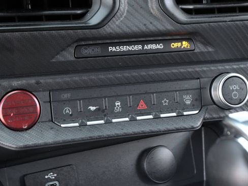 Used 2025 Ford Mustang Coupe RWD image 31