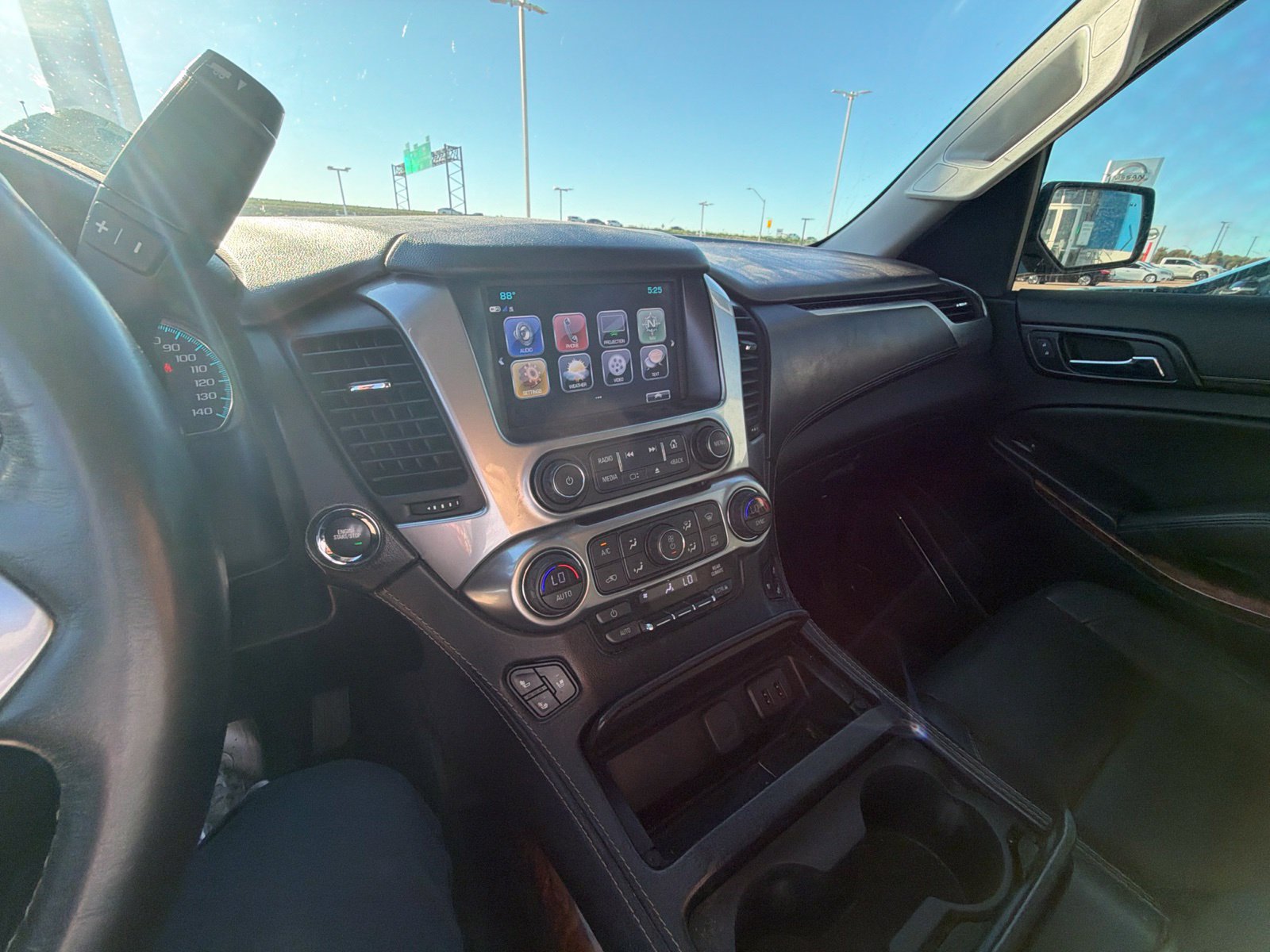 Used 2018 Chevrolet Suburban Premier AWD/4WD image 8