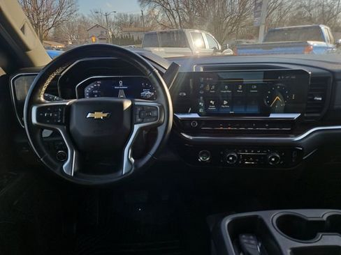 Used 2024 Chevrolet Silverado 1500 LT image 10