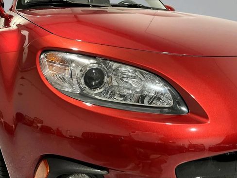 Used 2015 MAZDA MX-5 Miata Grand Touring w/ Premium Package RWD image 28