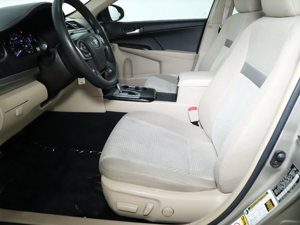Used 2014 Toyota Camry LE FWD image 22