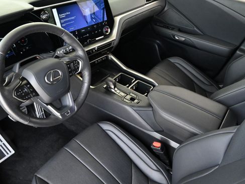 Used 2025 Lexus TX 500h AWD w/ Technology Package image 15