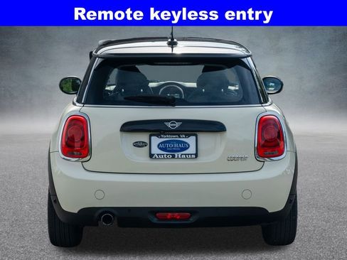 Used 2019 MINI Cooper 2-Door Hardtop image 7