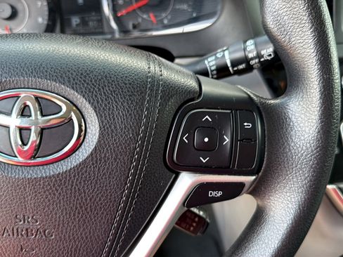 Used 2017 Toyota Sienna LE FWD image 18