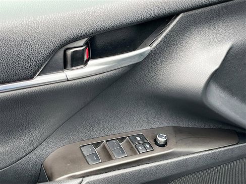 Used 2024 Toyota Camry XSE image 17