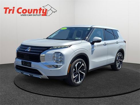 Used 2024 Mitsubishi Outlander SE image 3