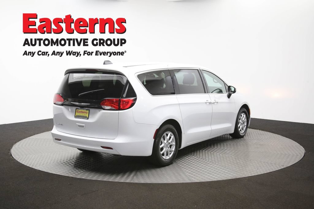 Used 2022 Chrysler Voyager LX FWD image 41