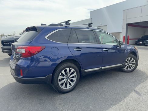 Used 2017 Subaru Outback 2.5i Touring w/ Popular Package #5A AWD/4WD image 7