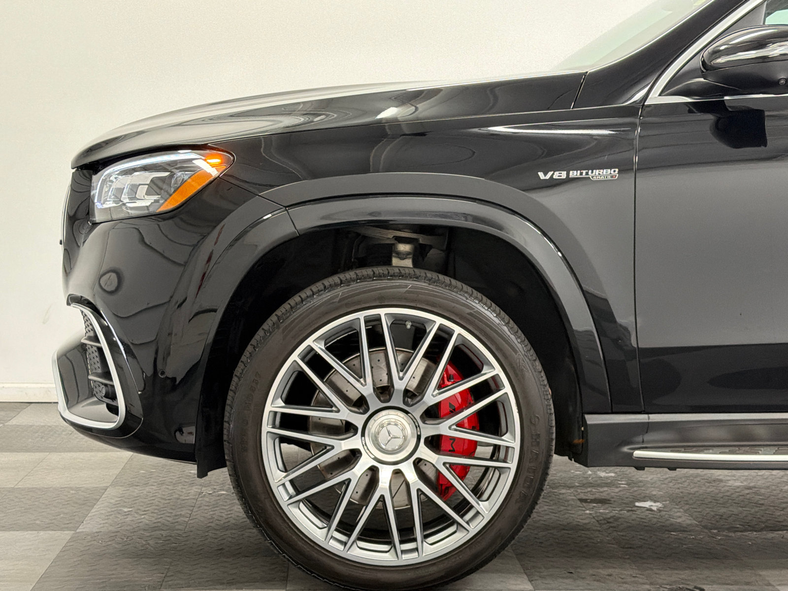 Used 2025 Mercedes-Benz GLS 63 AMG 4MATIC image 5