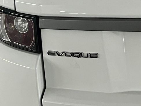 Used 2015 Land Rover Range Rover Evoque Pure Plus image 37