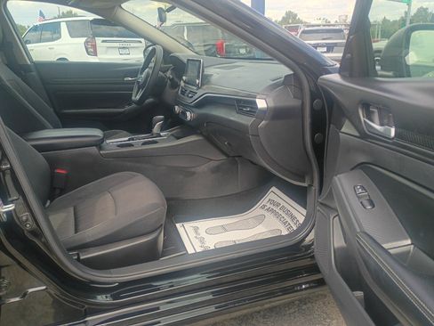 Used 2025 Nissan Altima 2.5 SV FWD image 13