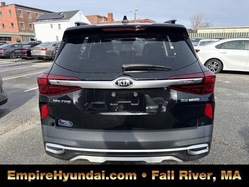 Used 2021 Kia Seltos SX w/ SX Sunroof Package image 4