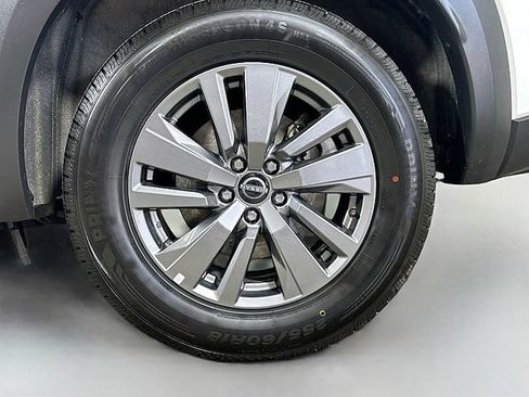 Used 2025 Nissan Pathfinder SV FWD image 30