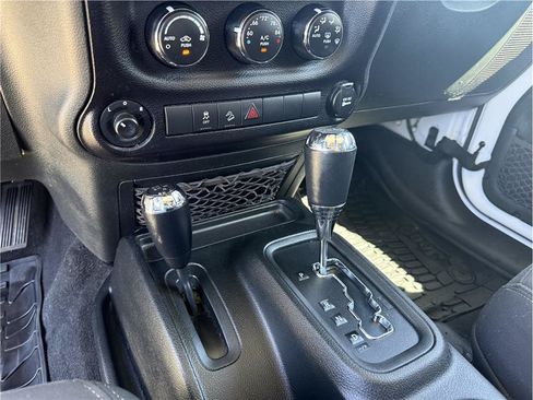 Used 2018 Jeep Wrangler Unlimited Sport AWD/4WD image 32