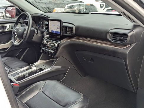 Used 2023 Ford Explorer Limited w/ Equipment Group 301A image 31