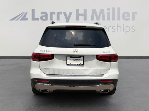 Used 2021 Mercedes-Benz GLB 250 4MATIC image 5
