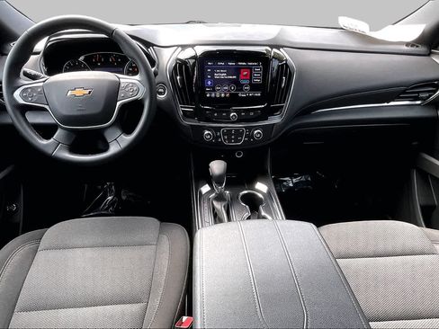 Used 2023 Chevrolet Traverse LT FWD image 15