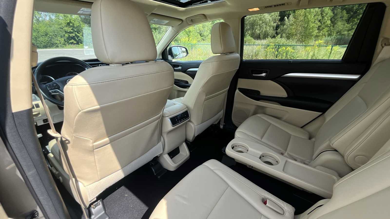 Used 2016 Toyota Highlander XLE w/ Protection Package #3 AWD/4WD image 13