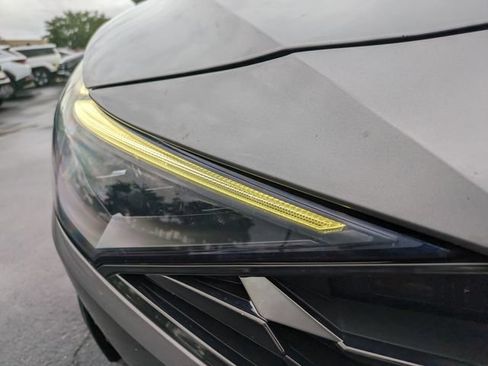 Certified 2023 Hyundai Elantra Limited FWD image 10