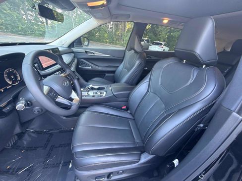 Used 2025 INFINITI QX60 Luxe w/ Cargo Package FWD image 11
