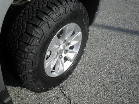 Used 2023 Chevrolet Silverado 1500 LT w/ Protection Package image 8