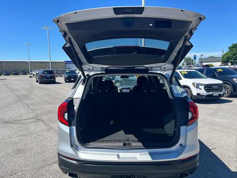 Used 2018 GMC Terrain SLE w/ Driver Convenience Package FWD image 36