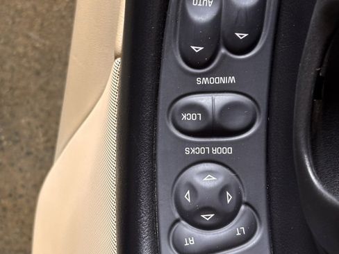 Used 2001 Chevrolet Corvette Convertible w/ Preferred Equipment Group2 image 9