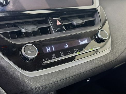 Used 2023 Toyota Corolla LE image 23