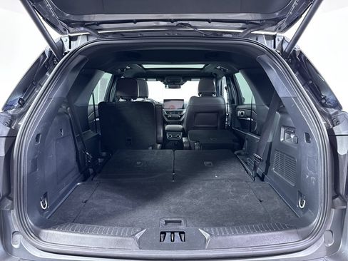 Used 2025 Ford Explorer Platinum w/ LUX Leather Package AWD/4WD image 9